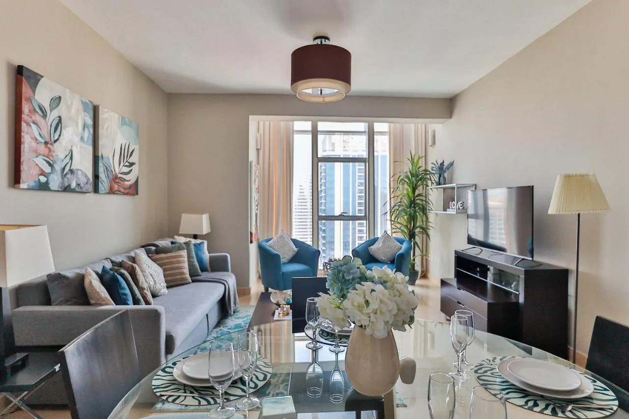 Higuests - Fabulous Duplex With Breathtaking Lake Views Dubai Apartment