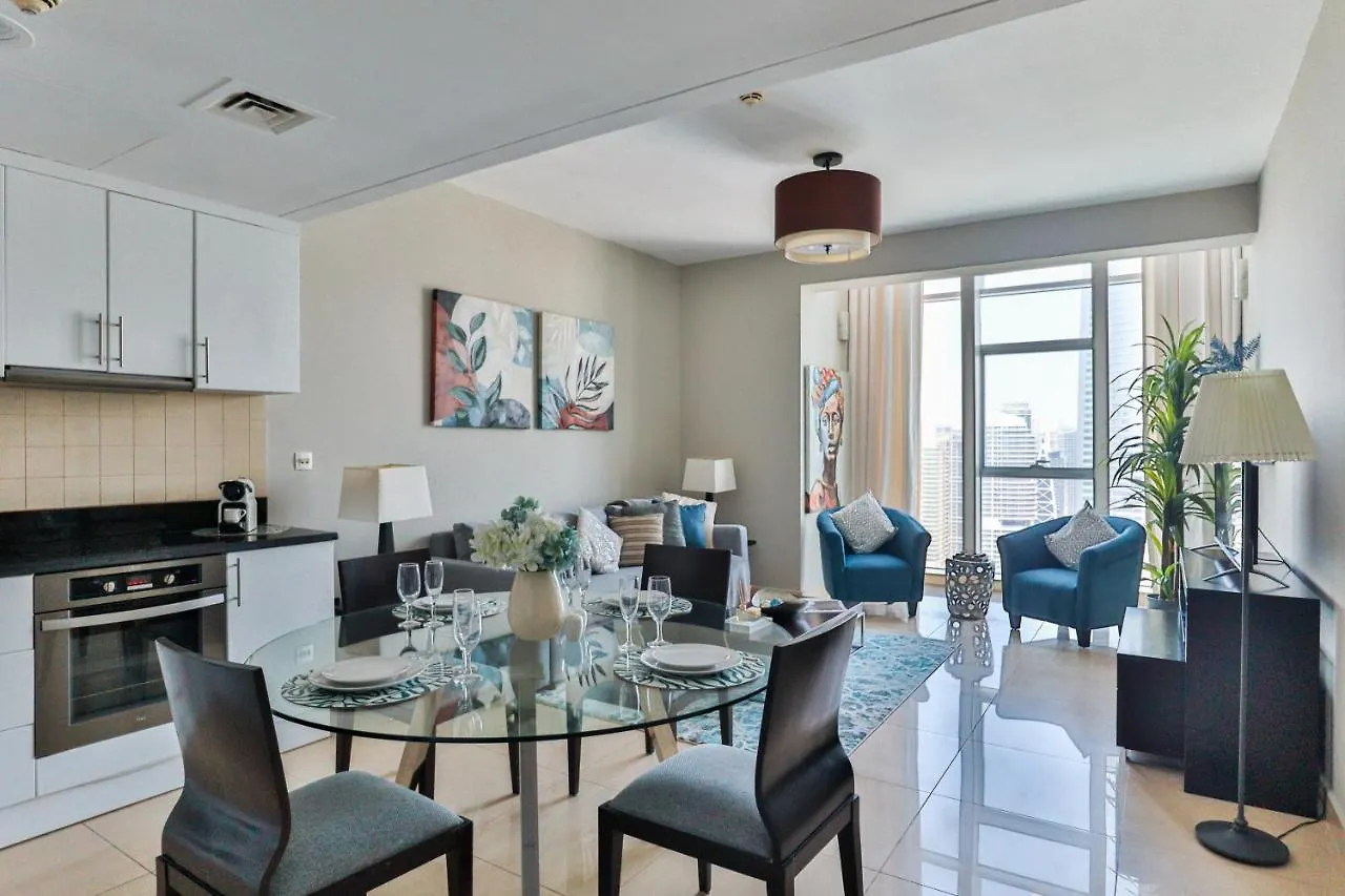 Appartamento Higuests - Fabulous Duplex With Breathtaking Lake Views Dubai